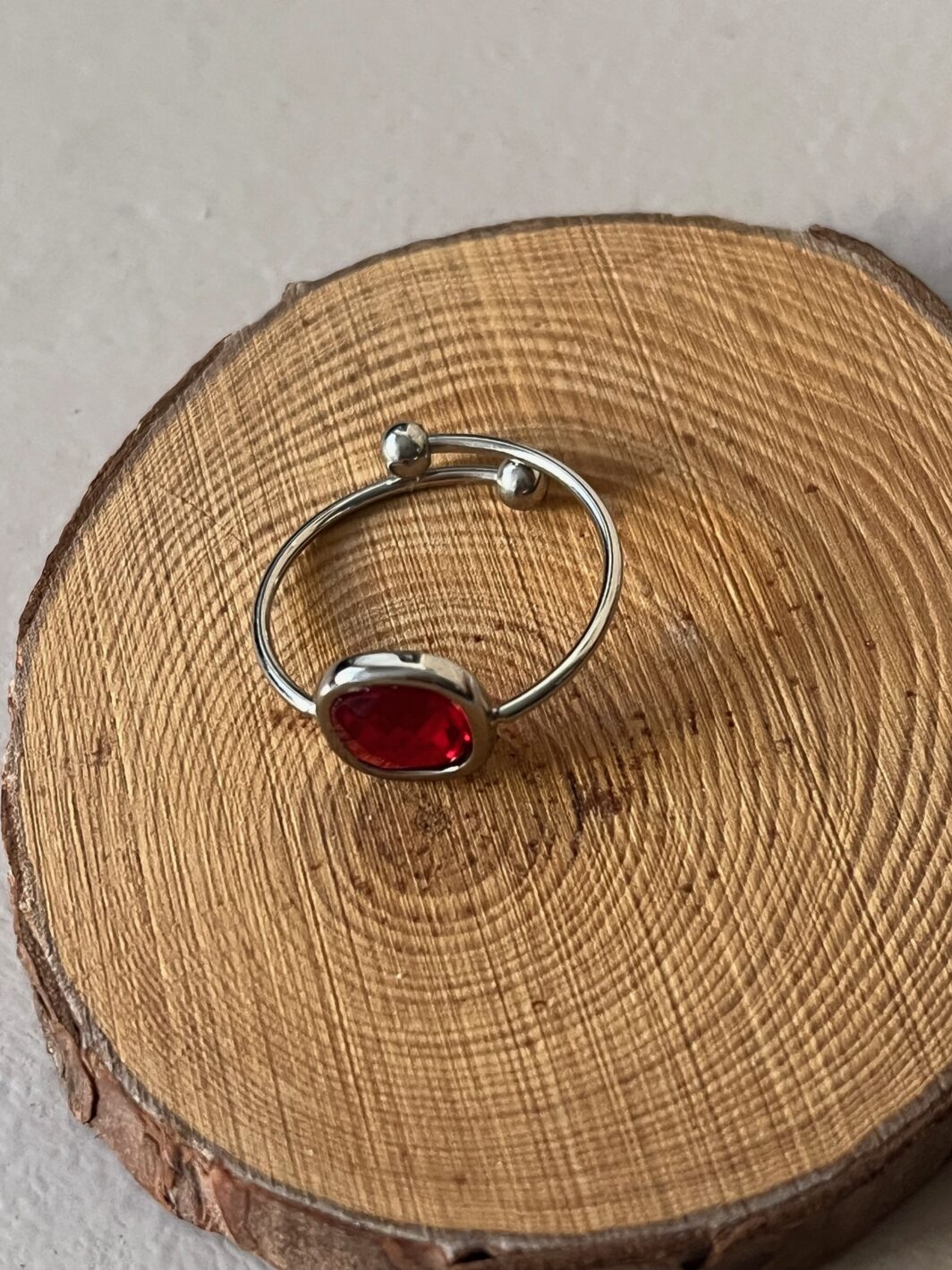 anillo Rubí plateado - Imagen 4