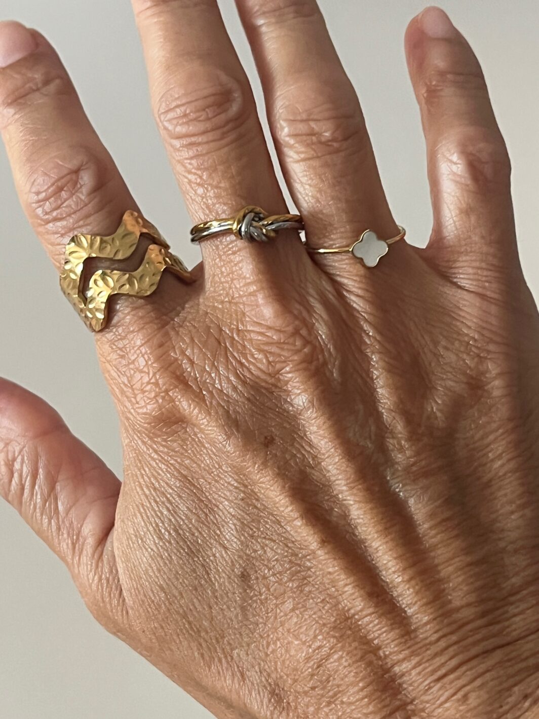 Anillo plateado flor nácar - Imagen 4
